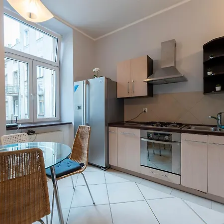 Apartment Piotrkowska-ll-70m Cosy&freeparking