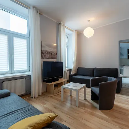 Piotrkowska-ll-70m Cosy&freeparking شقة